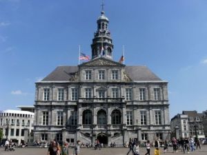 StadhuisMaasticht.jpg